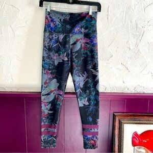 EVOLUTION and Creation Leggings Size Small